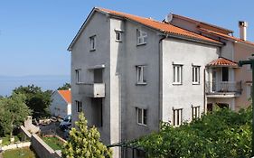 Apartments And Rooms With Parking Space Njivice, Krk - 5458
